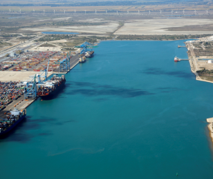 Le port de Marseille Fos a présenté son plan pour une relance de l’activité portuaire. Il compte ainsi maintenir une grande partie de ses investissements et accompagner ses clients affectés par la crise sanitaire mondiale.