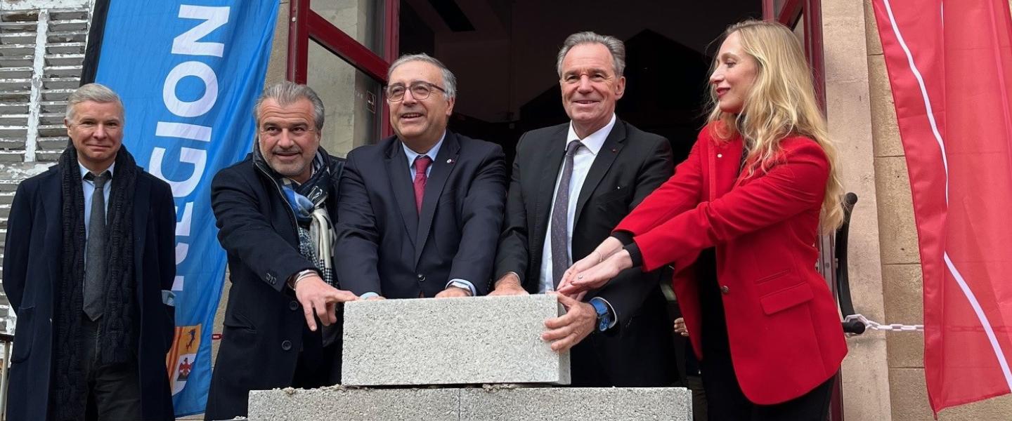 pose pierre croix rouge 3